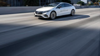 Mercedes Benz EQE on highway using Drive Pilot