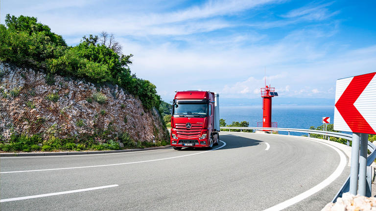 HERE partners with Bosch and one of the world’s largest commercial vehicle manufacturers to make truck driving more efficient and sustainable