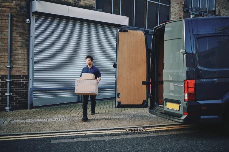 london-fleet-transportation-logistics-delivery-driver-package-van-header-blog.jpeg